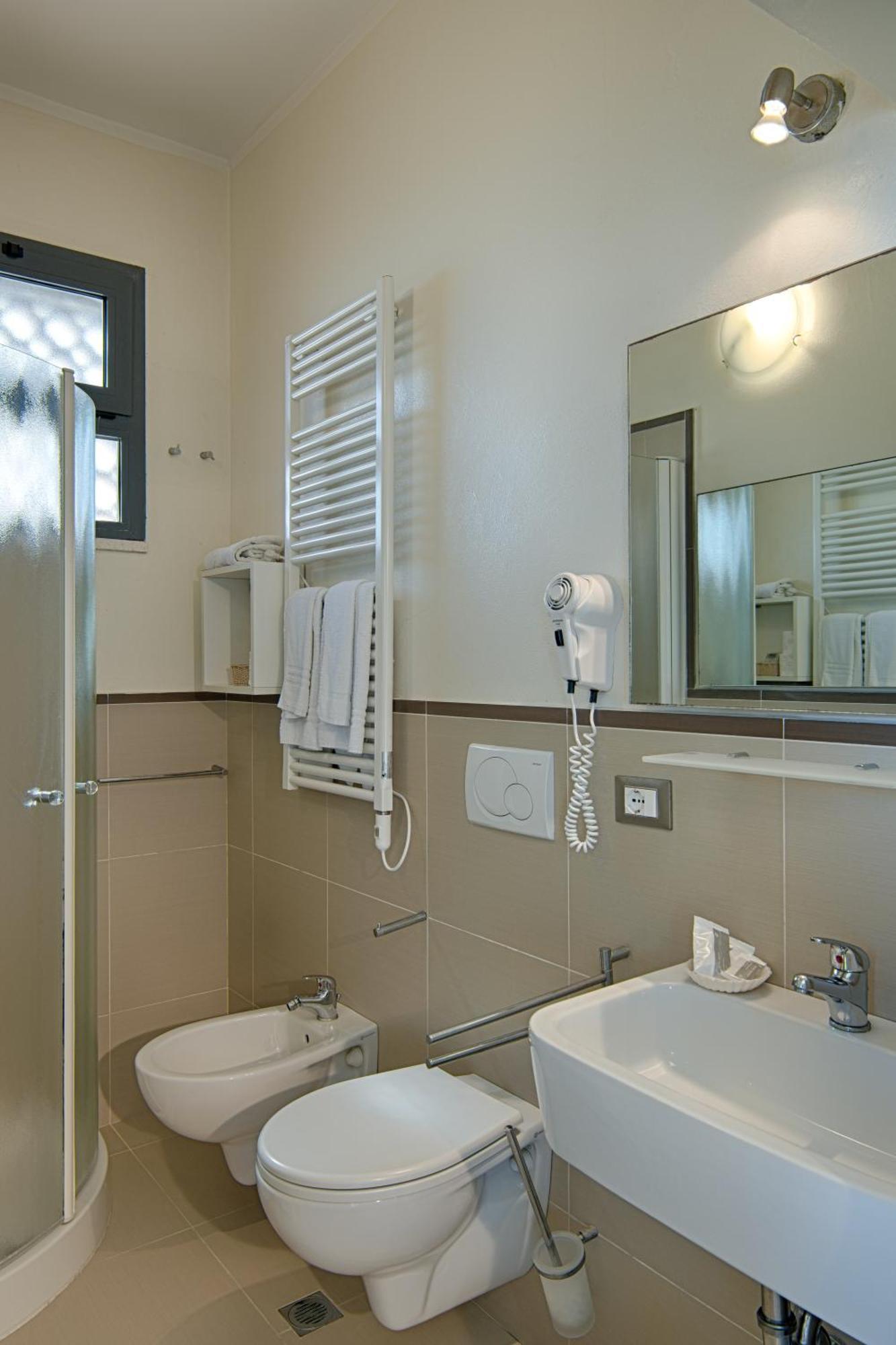 Hotel Deanna Μπελάρια-Ιτζέα Μαρίνα Εξωτερικό φωτογραφία