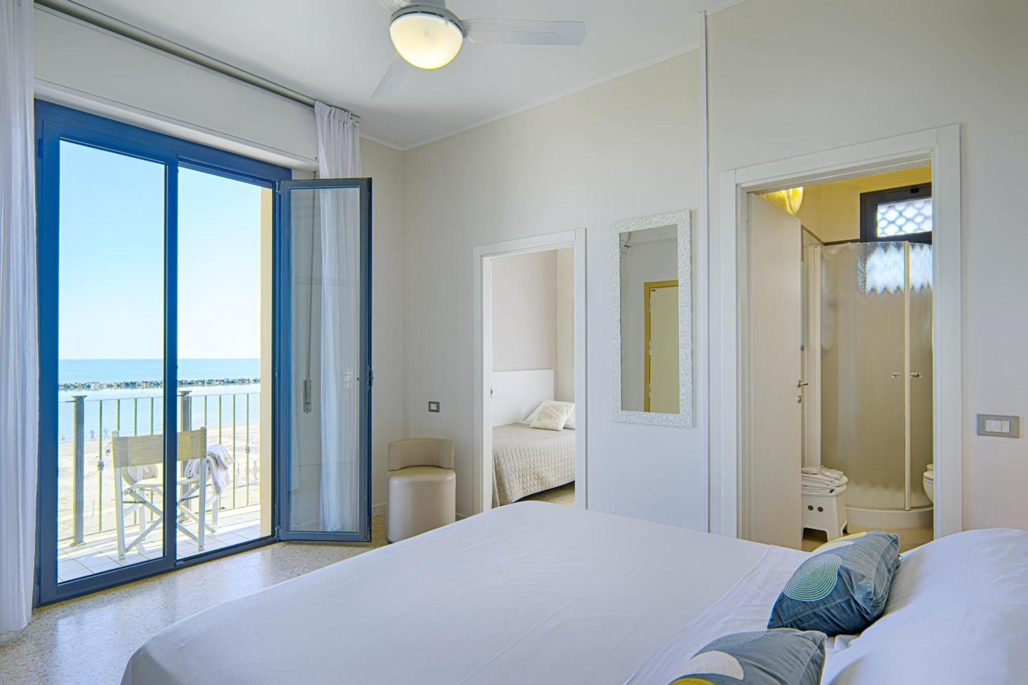 Hotel Deanna Μπελάρια-Ιτζέα Μαρίνα Εξωτερικό φωτογραφία