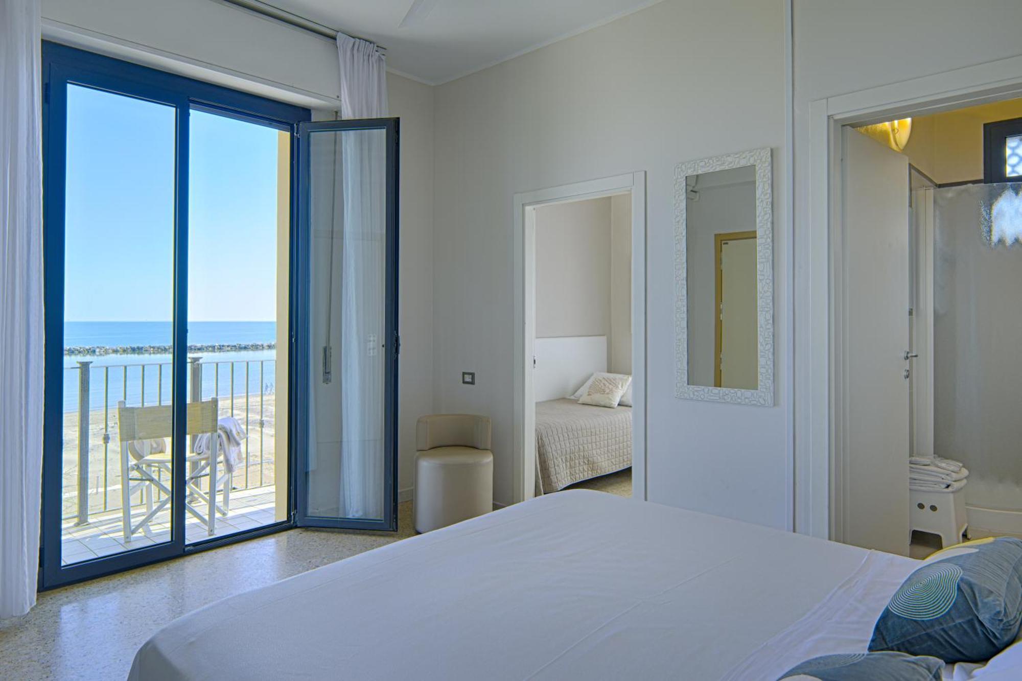 Hotel Deanna Μπελάρια-Ιτζέα Μαρίνα Εξωτερικό φωτογραφία
