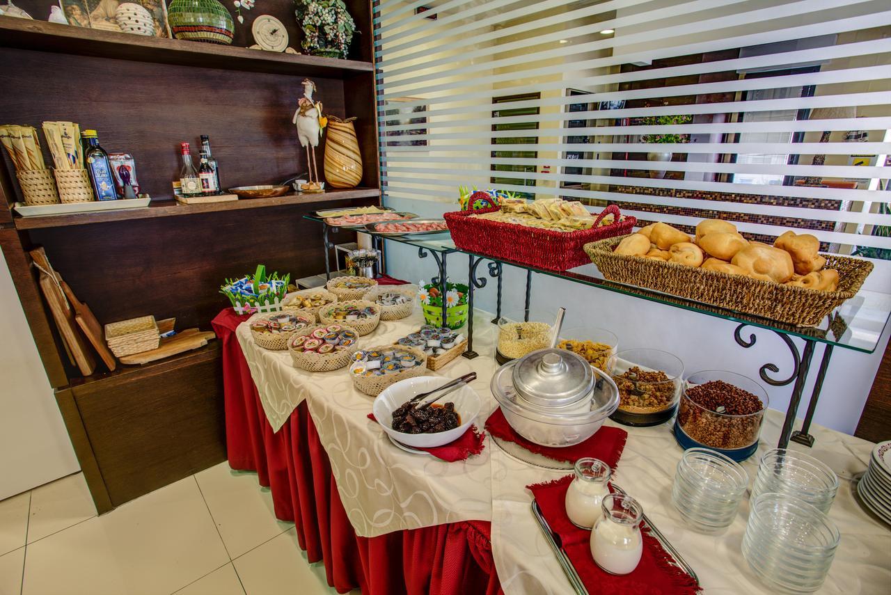 Hotel Deanna Μπελάρια-Ιτζέα Μαρίνα Εξωτερικό φωτογραφία