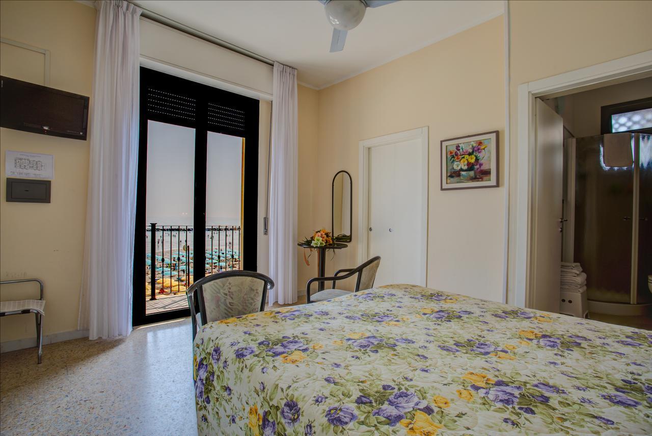 Hotel Deanna Μπελάρια-Ιτζέα Μαρίνα Εξωτερικό φωτογραφία