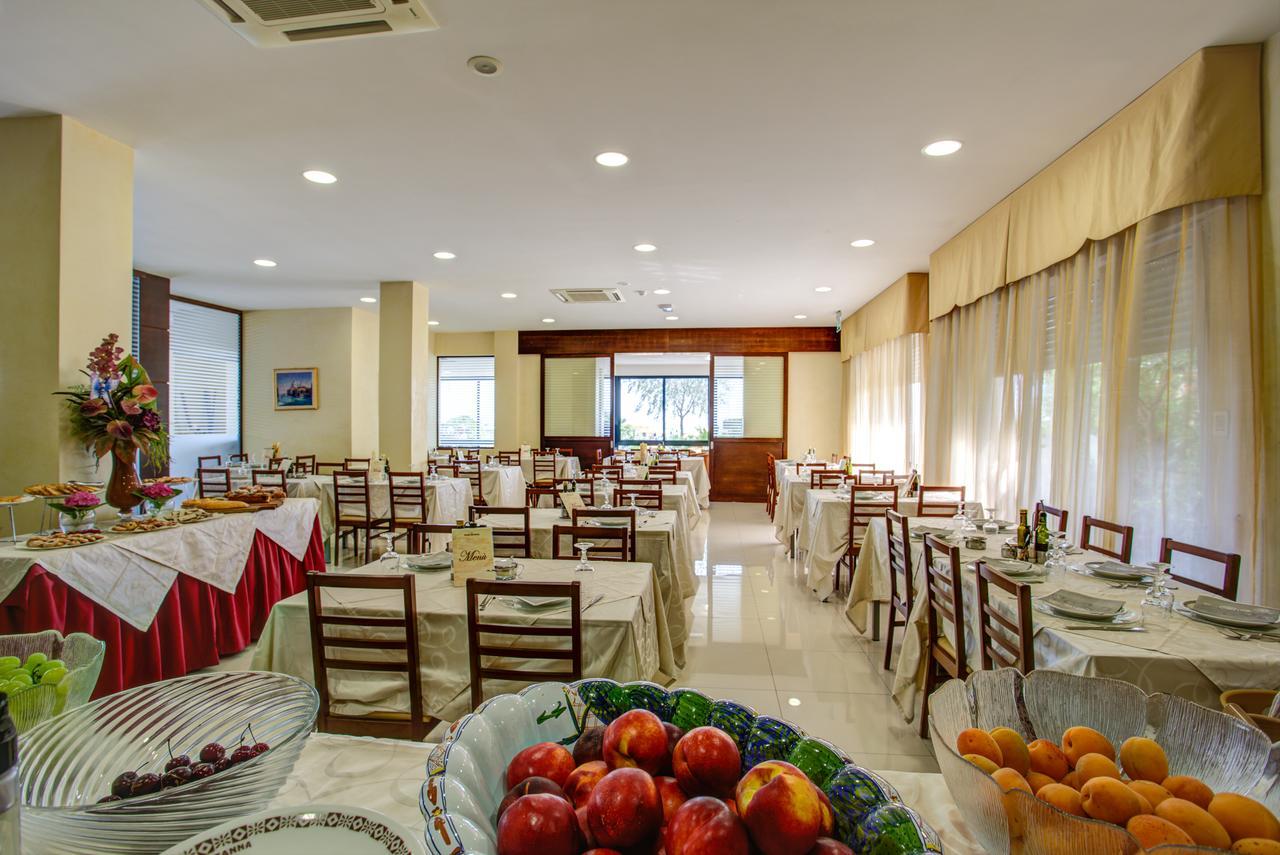 Hotel Deanna Μπελάρια-Ιτζέα Μαρίνα Εξωτερικό φωτογραφία
