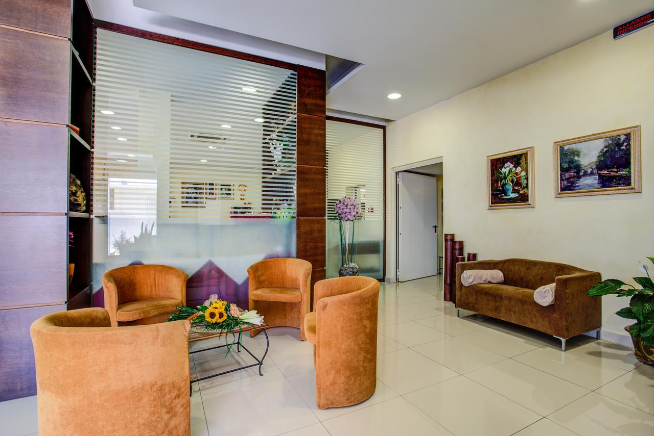 Hotel Deanna Μπελάρια-Ιτζέα Μαρίνα Εξωτερικό φωτογραφία