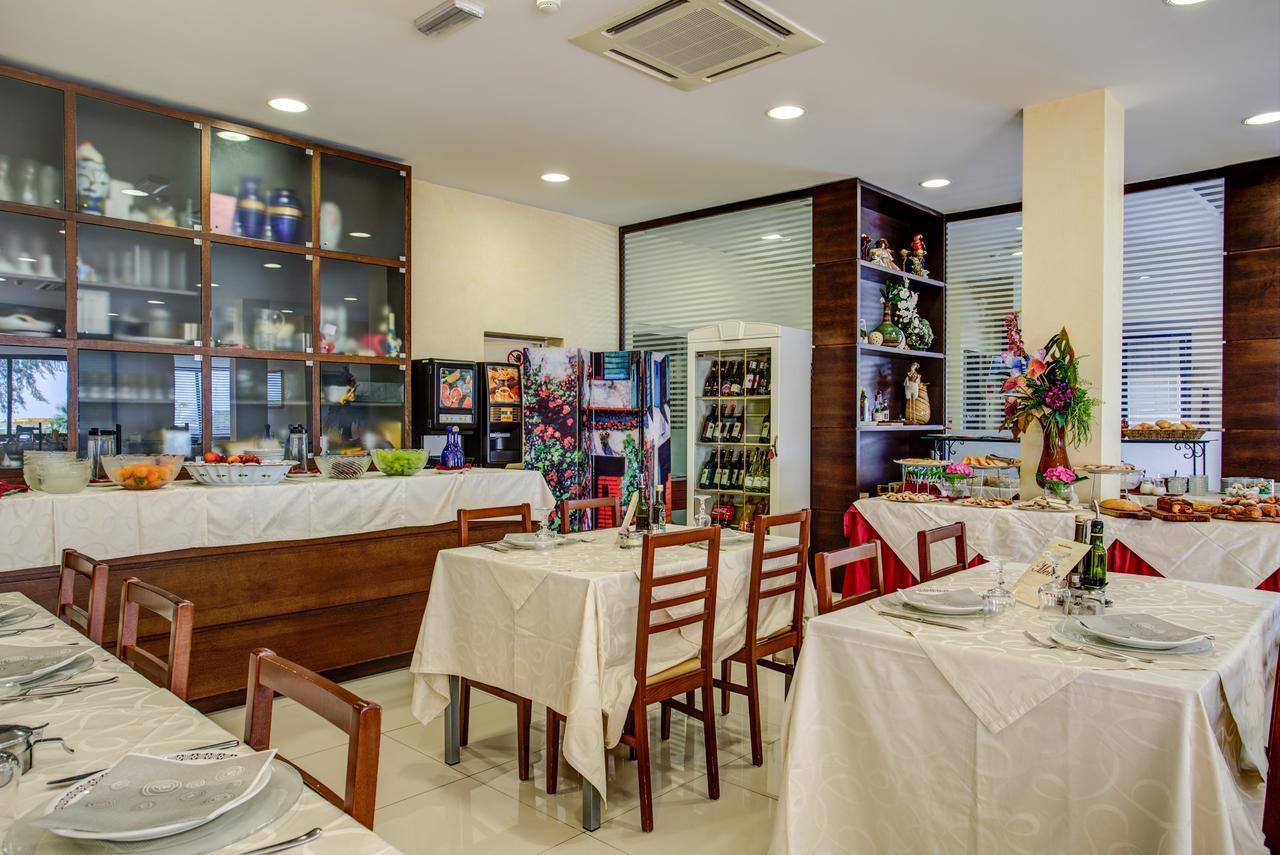 Hotel Deanna Μπελάρια-Ιτζέα Μαρίνα Εξωτερικό φωτογραφία