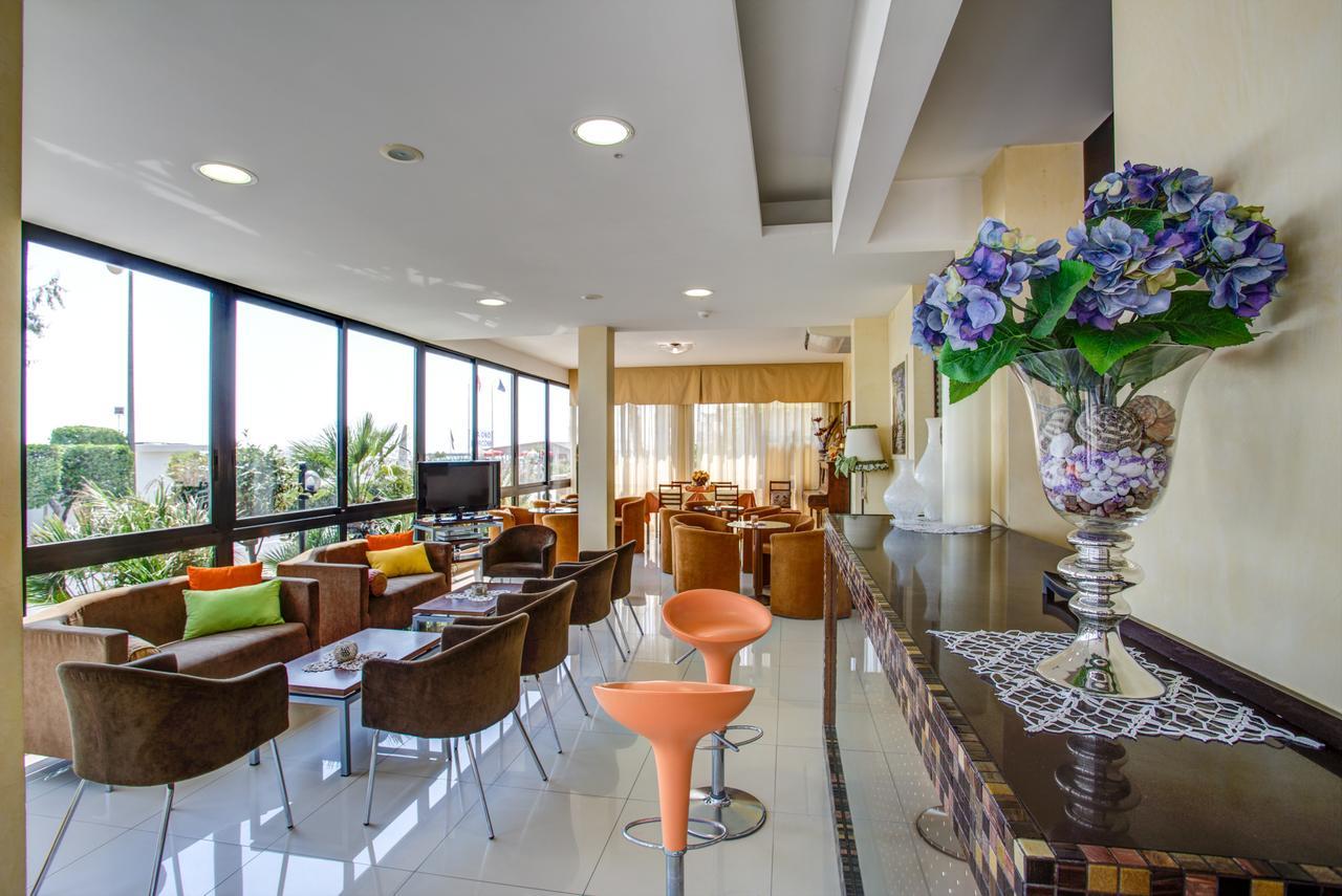 Hotel Deanna Μπελάρια-Ιτζέα Μαρίνα Εξωτερικό φωτογραφία