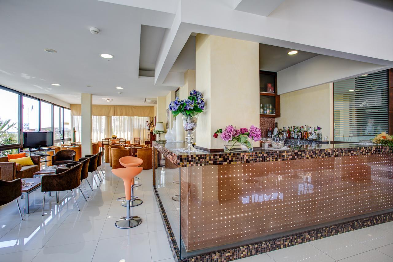 Hotel Deanna Μπελάρια-Ιτζέα Μαρίνα Εξωτερικό φωτογραφία